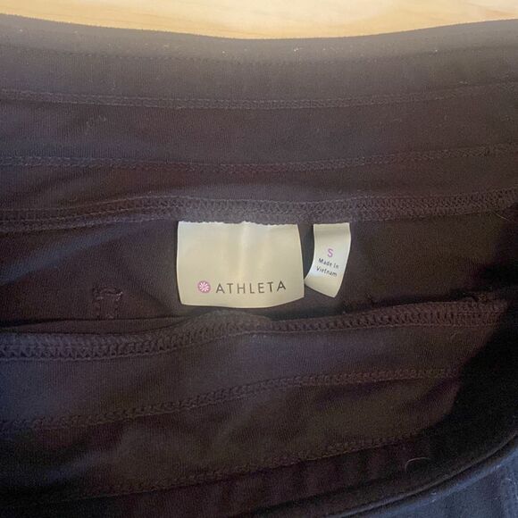 ATHLETA crop nylon pants. Size S - Picture 2 of 5